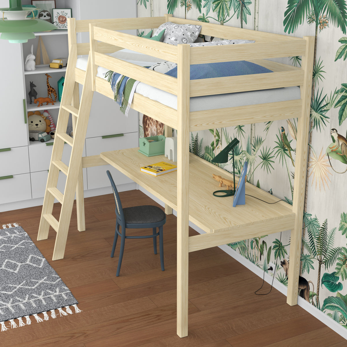 Łóżko antresolowe sosna bezbarwna – biurko drewniane pod sypialnią, pokój dziecięcy scandi